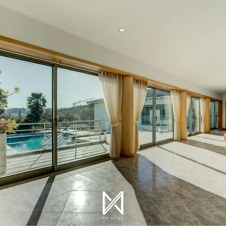 Mystay - Lagos House Δωμάτια σε οικογενειακή κατοικία Μπράγκα